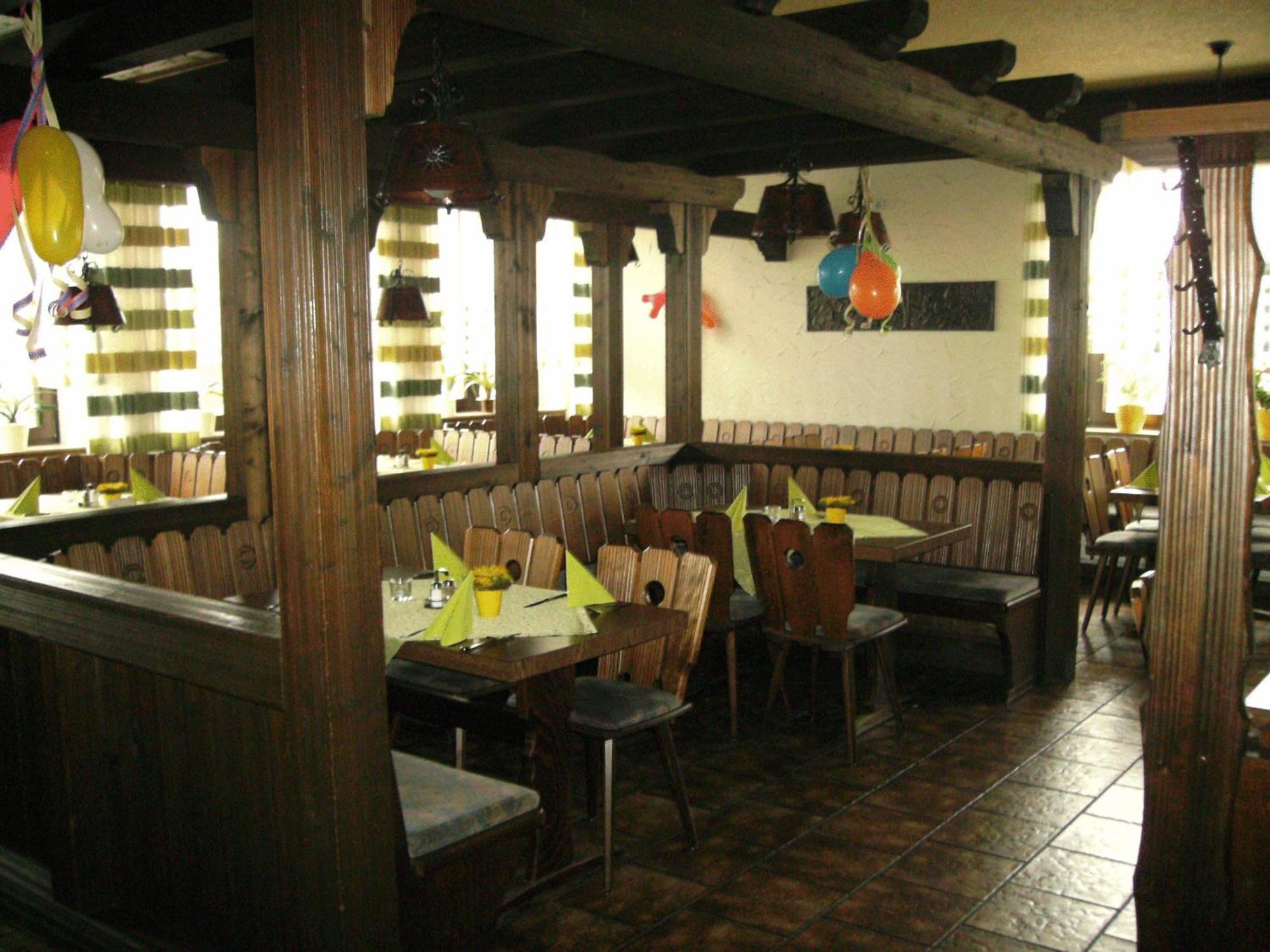 Gasthof Hotel Zum Ross เวิร์ทไฮม์ ภายนอก รูปภาพ