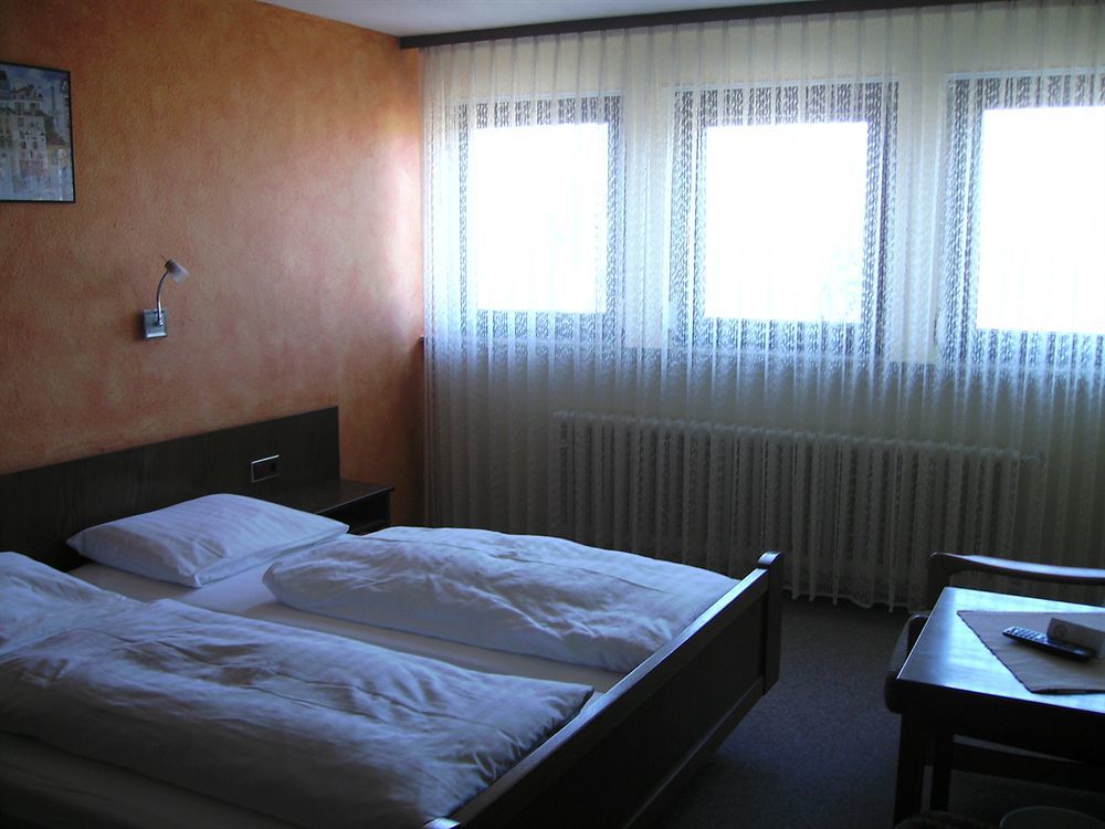 Gasthof Hotel Zum Ross เวิร์ทไฮม์ ภายนอก รูปภาพ