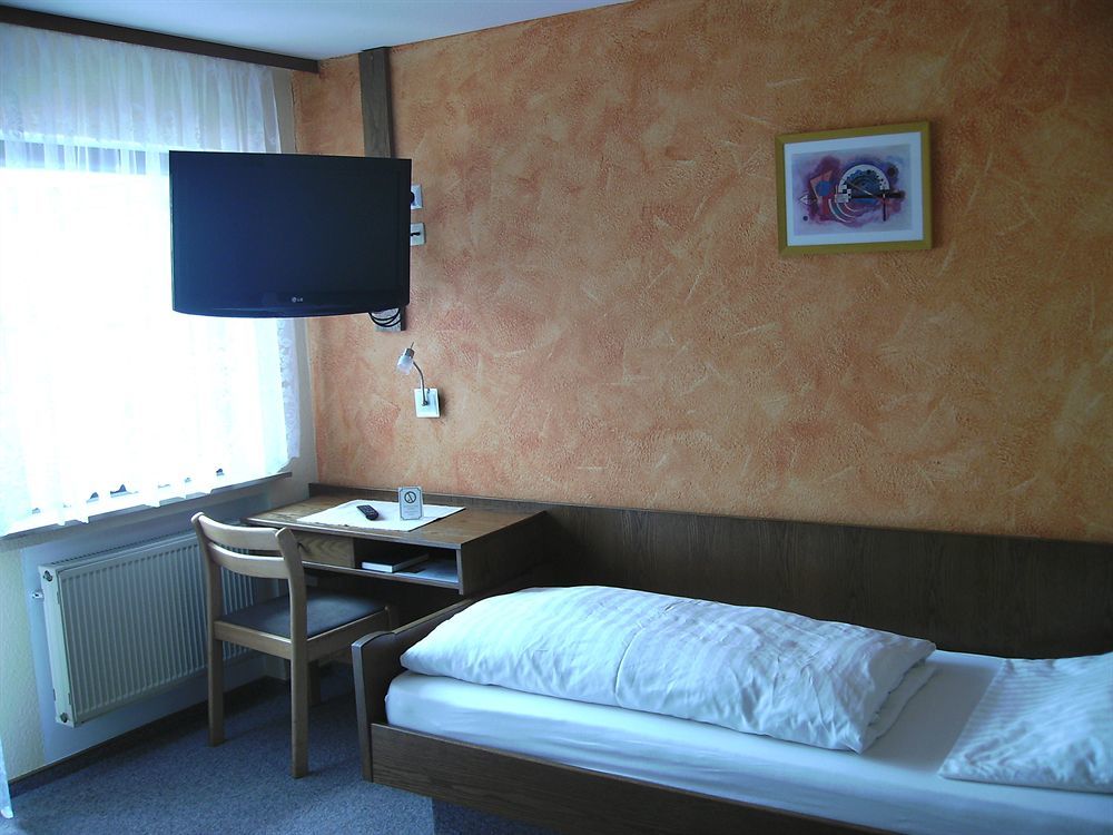 Gasthof Hotel Zum Ross เวิร์ทไฮม์ ภายนอก รูปภาพ